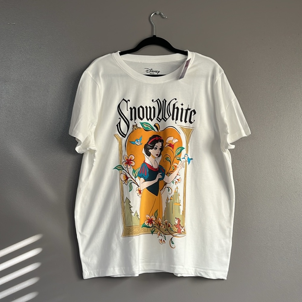 🆕 Disney Snow White Graphic T-Shirt